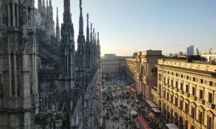 Evaso si lancia dal Duomo di Milano dopo aver ucciso una collega: era in carcere per un altro femminicidio