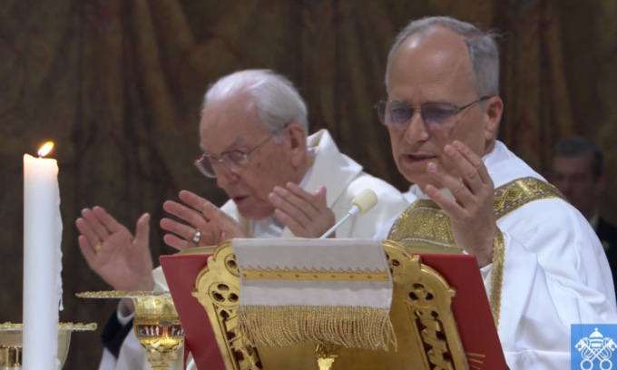 Leone XIV celebra la sua prima messa da Papa nella Cappella Sistina