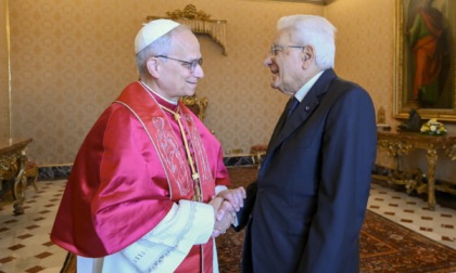 Mattarella in visita ufficiale da Papa Leone XIV: colloquio su pace, conflitti e impegno comune per l’umanità