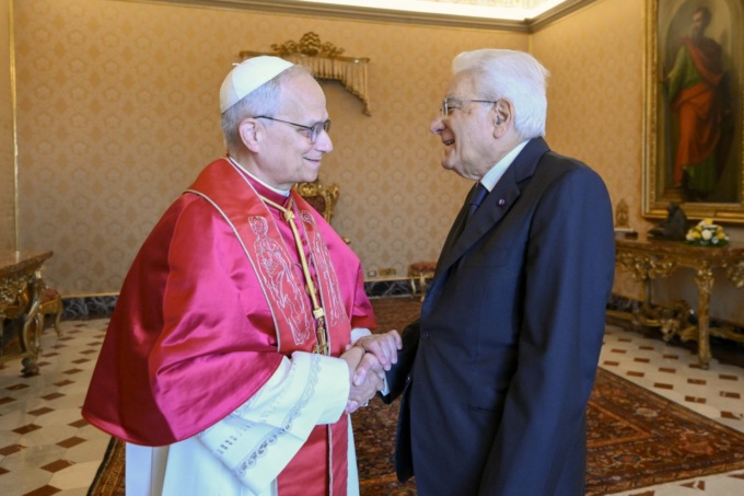 Mattarella in visita ufficiale da Papa Leone XIV: colloquio su pace, conflitti e impegno comune per l’umanità
