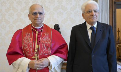 Mattarella: “Il mondo su un crinale pericoloso, riprendere la via del dialogo”