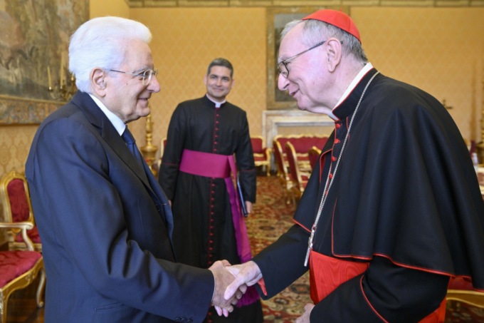 Mattarella in visita ufficiale da Papa Leone XIV: colloquio su pace, conflitti e impegno comune per l’umanità