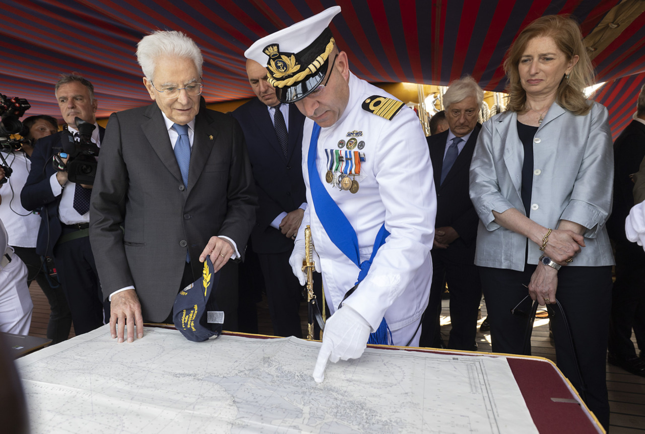 Mattarella sull’Amerigo Vespucci per la festa della Marina Militare