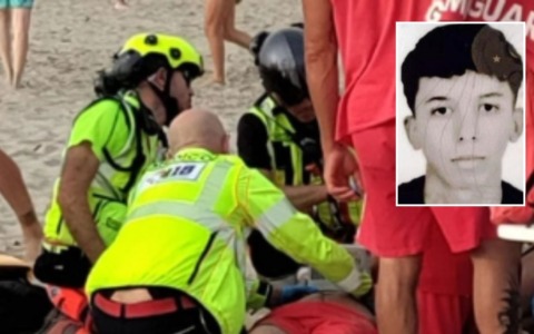 Sedicenne si tuffa in mare e salva due bagnanti, poi muore annegato