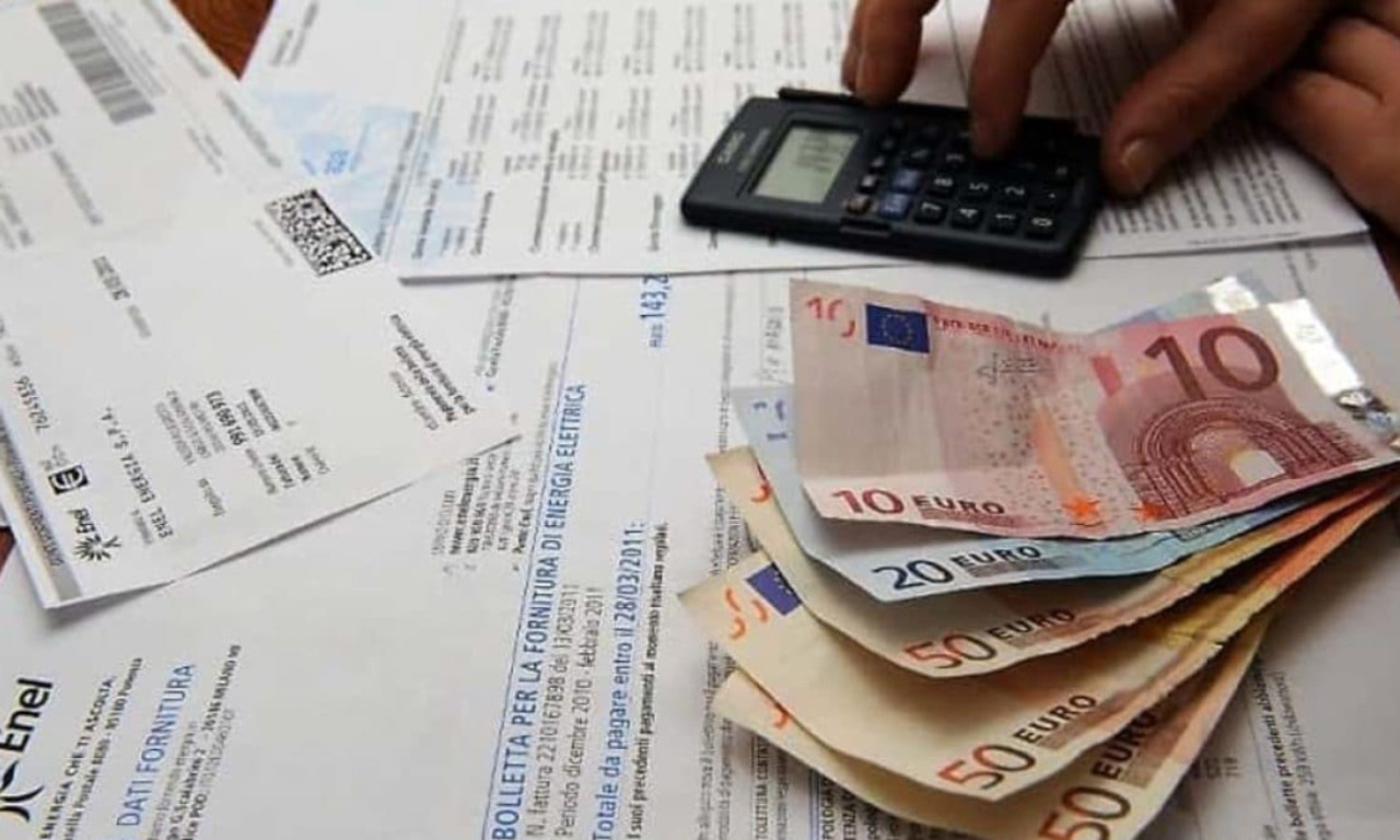 Bolletta della luce più economica ma gas più caro, l’Italia tra le nazioni europee con le spese maggiori