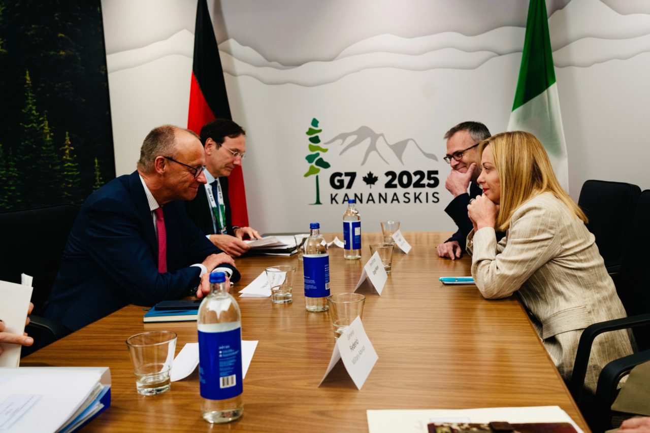 Meloni alla vigilia del G7 vede Merz e Starmer e si prepara a incontrare Trump