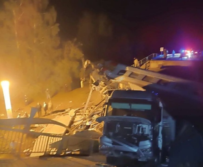 Crollano due ponti ferroviari in Russia: almeno sette morti. Indagini in corso per atti di terrorismo