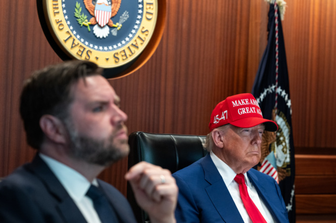La Francia frena il "MIGA" di Trump, il capo dell'esercito iraniano risponde con minacce: incubo cellule dormienti negli Usa