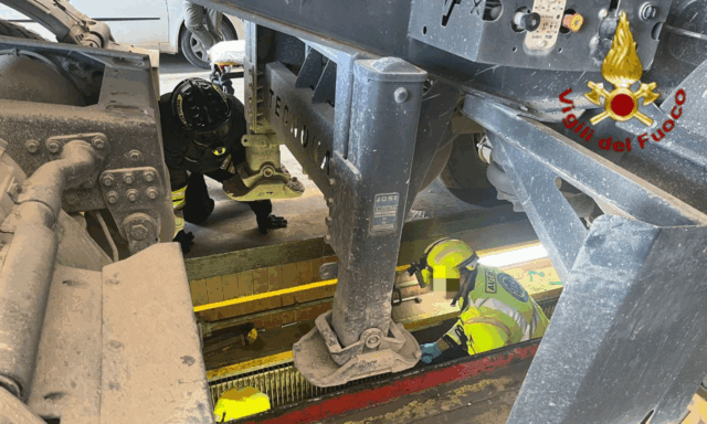 Incidenti sul lavoro: operaio schiacciato in un’azienda di bobine, due precipitati in cantiere