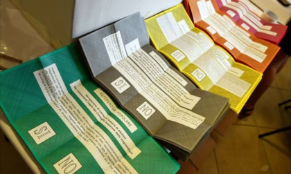 Referendum, affluenza bassa: alle 12 ha votato il 7,4% degli elettori
