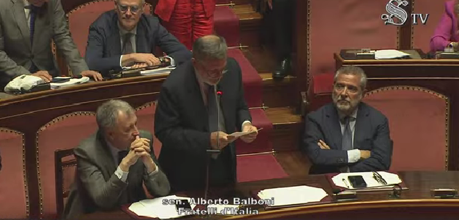 Il Senato approva il Decreto Sicurezza in un clima infuocato: rissa sfiorata
