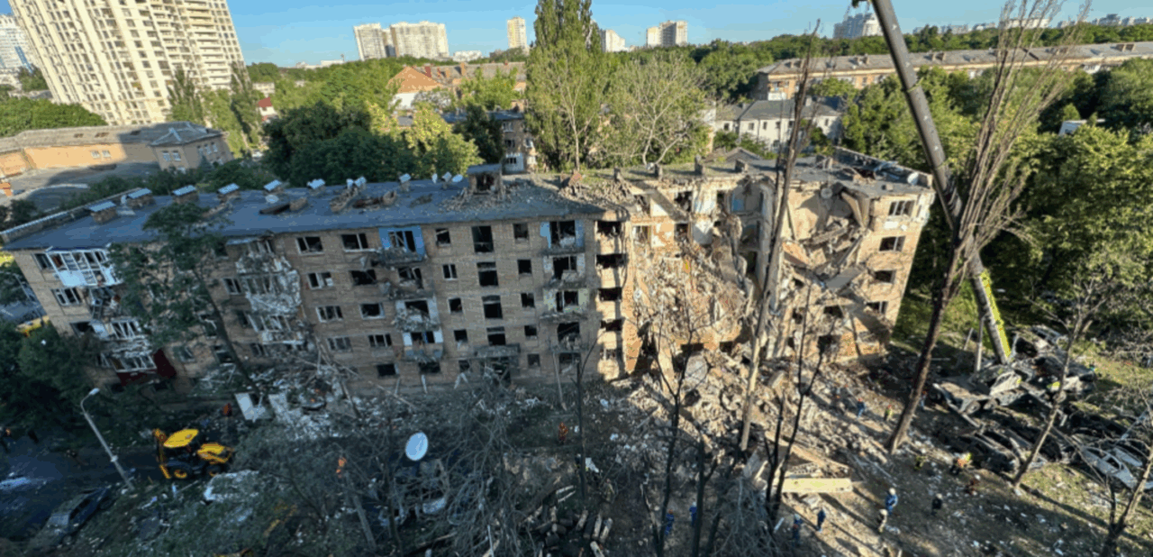 350 droni russi e 12 missili sull’Ucraina, 8 morti