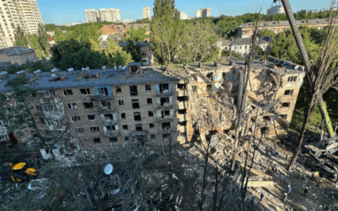 350 droni russi e 12 missili sull’Ucraina, 8 morti