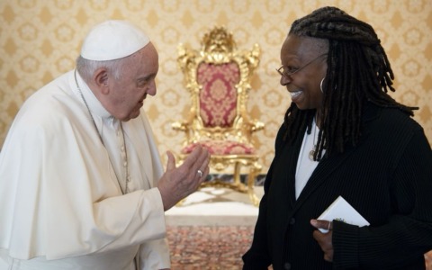 Nuovi palinsesti Rai: Whoopi a Un posto al sole??? Ma anche Benigni in Vaticano