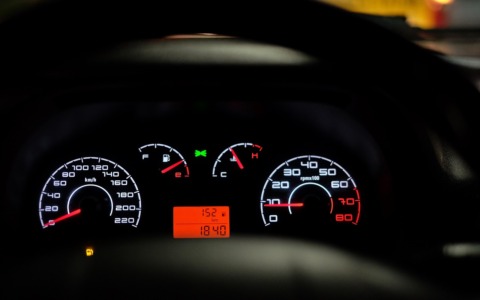 Mercato usato maggio 2025: -5% per le auto, +1,4% per le moto