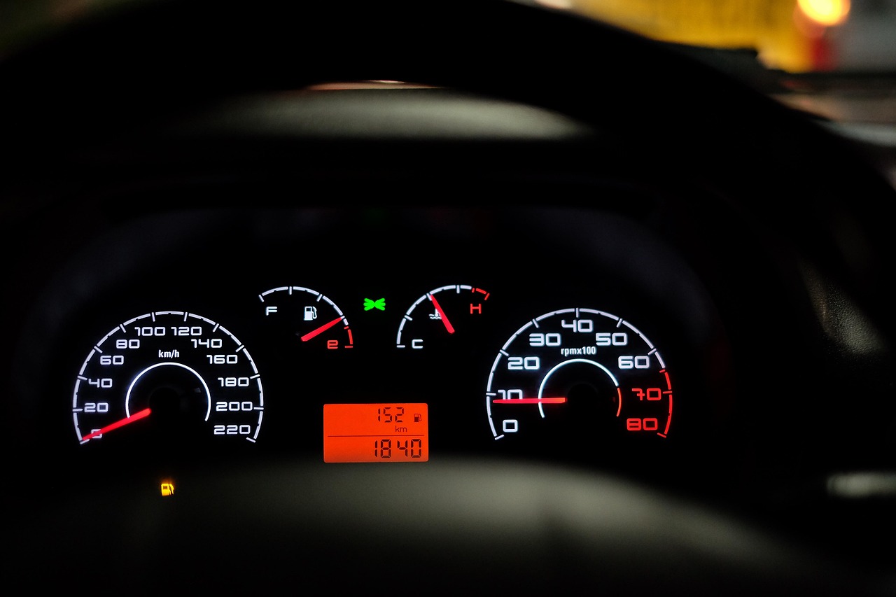 Mercato usato maggio 2025: -5% per le auto, +1,4% per le moto