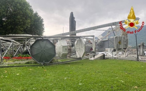 Maltempo in Lombardia: temporali e vento, crolla la ruota panoramica
