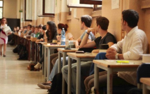 Maturità 2025, al via la prima prova scritta di Italiano: tra le tracce Pasolini, Borsellino, il rispetto e i social