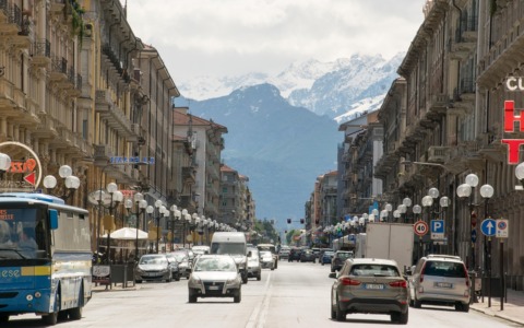 Quanti chilometri percorre in un anno il parco auto italiano?