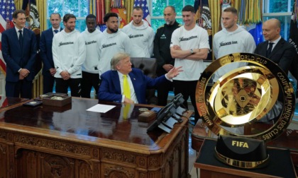 Il surreale incontro fra Trump e i giocatori della Juventus: dal pallone all'Iran (con imbarazzo)