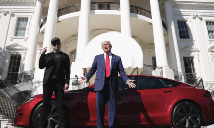 Trump gela Musk: "In futuro non solo auto elettriche"