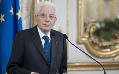 Mattarella compie 84 anni, gli auguri dalla politica italiana: “Meno male che Sergio c’è”