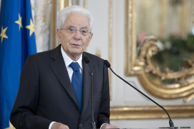 Mattarella al Quirinale per il 208° Anniversario della Polizia Penitenziaria: "Carceri invivibili, fermiamo i suicidi"