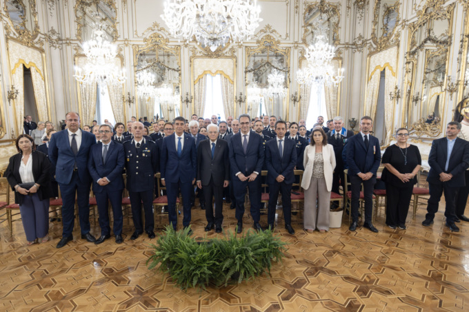 Mattarella al Quirinale per il 208° Anniversario della Polizia Penitenziaria: "Carceri invivibili, fermiamo i suicidi"