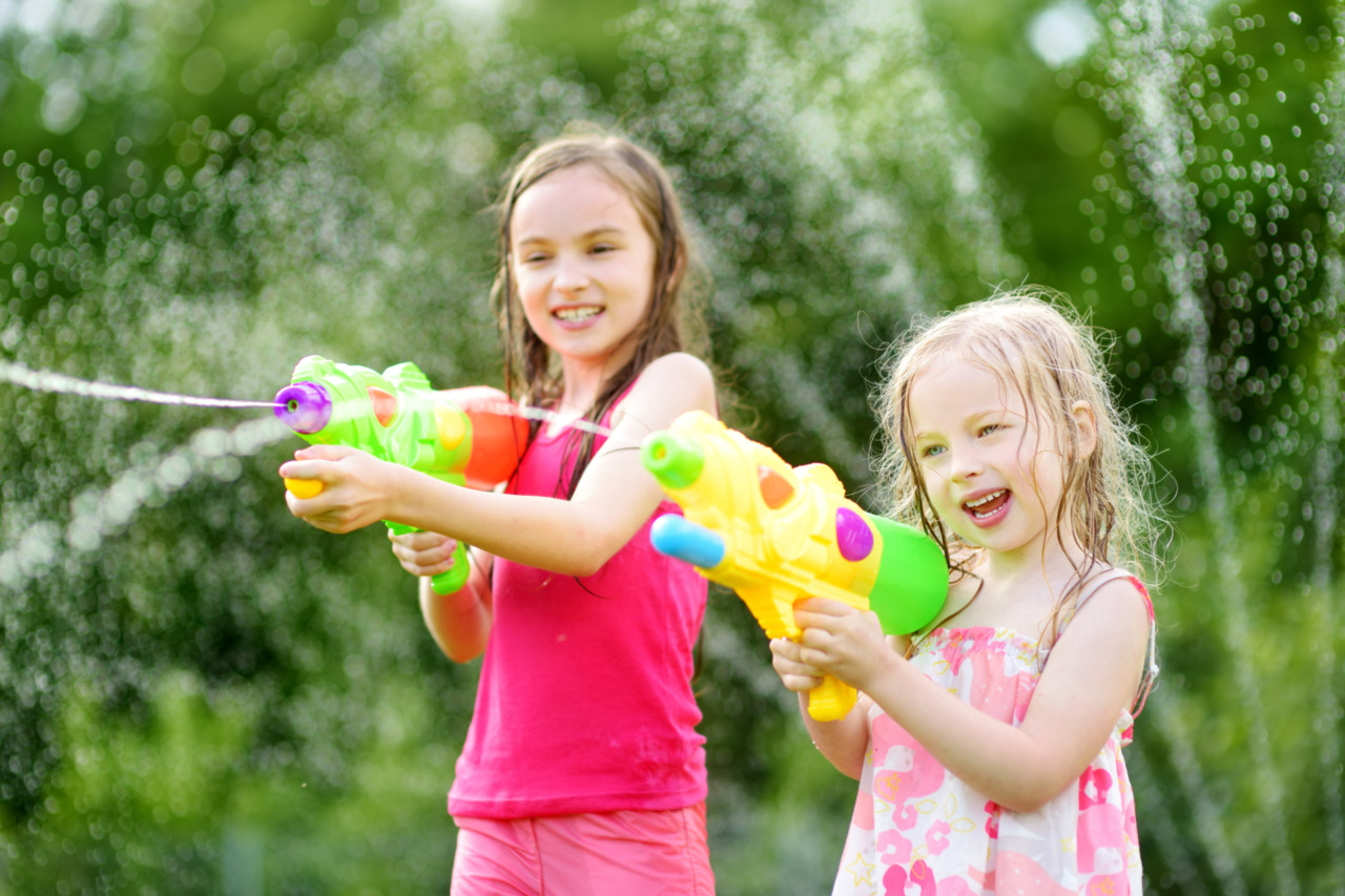 Come proteggere i bambini dal caldo estivo?