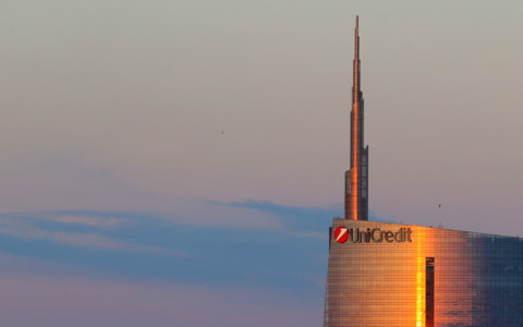 Unicredit ritira l’offerta su Bpm e attacca il Governo: “Troppa incertezza sul Golden power”