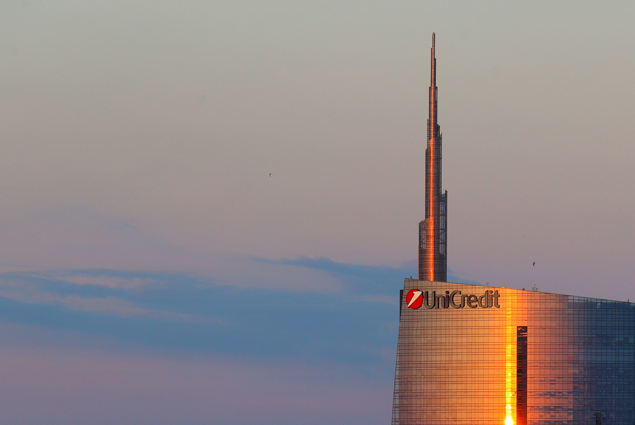 Unicredit ritira l’offerta su Bpm e attacca il Governo: “Troppa incertezza sul Golden power”