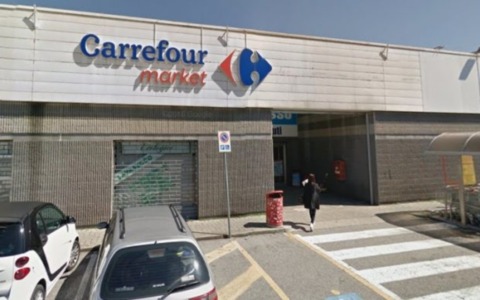 Cosa succede ora ai 1.188 supermercati italiani di Carrefour venduti