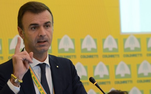 All’assemblea nazionale il presidente di Coldiretti si scaglia contro von der Leyen sul taglio del 20% alla politica agricola comune