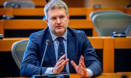 Fidanza (FdI): “Ridurre le emissioni inquinanti del 90% entro il 2040 è un suicidio europeo”