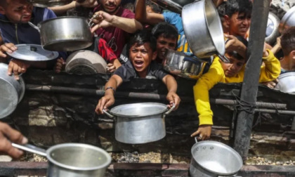 Israele nega la carestia a Gaza (ma consente l'invio di cibo)