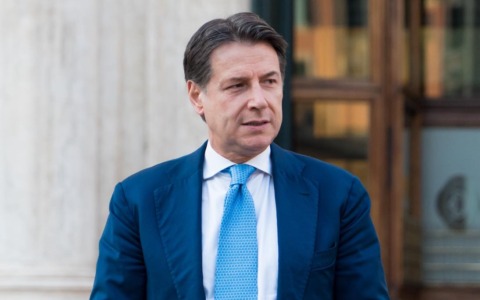 Conte: “Commissione Ue certifica crescita zero Italia, resto è distrazione di massa”