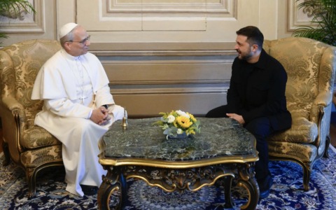 Papa Leone a Zelensky: “Se Putin accetta, Vaticano a disposizione per summit di Pace”