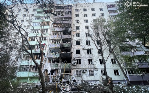 Massiccio attacco russo con droni e missili. Zelensky: “Due morti e 20 feriti”