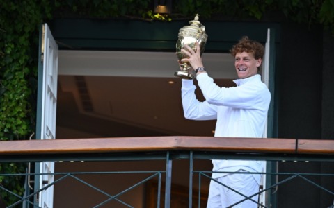 Jannik Sinner trionfa a Wimbledon 2025: le reazioni dal mondo della politica