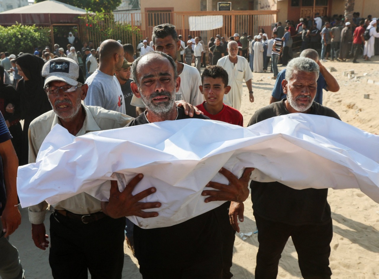 Israele attacca campo profughi a Gaza: più di trenta morti. Dall’inizio della guerra 60.000 vittime