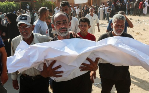 Israele attacca campo profughi a Gaza: più di trenta morti. Dall’inizio della guerra 60.000 vittime