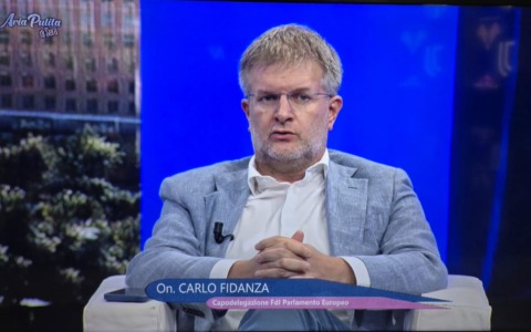 Open Arms, Fidanza (FdI): “Solidarietà a Salvini, ha fatto il proprio dovere”