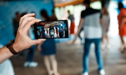 Divieto uso cellulari nelle scuole: Meritocrazia Italia plaude all’iniziativa del ministro Valditara