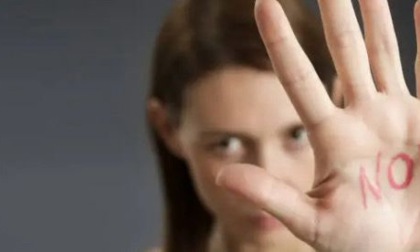 Meritocrazia Italia: "Bene l’introduzione del reato di femminicidio, ma la battaglia non si fermi qui"