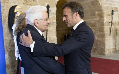 Mattarella a Macron: “Uniti da valori comuni. Competitività Ue nelle nostre mani”