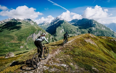 La Thuile si accende con l’adrenalina della mountain bike internazionale. Netweek è official media local partner e sponsorship dell’evento