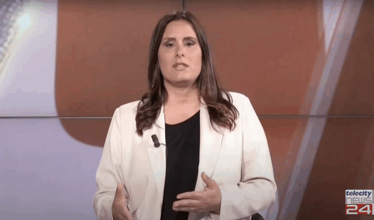 Focus del giorno: Vassiliki Tziveli sulla solitudine estiva