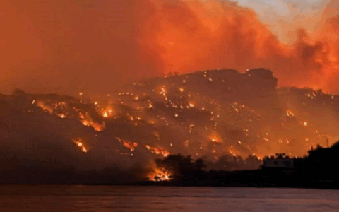 Caldo killer in Europa: da sabato oltre 100 morti in Spagna. Creta e Turchia devastate dagli incendi
