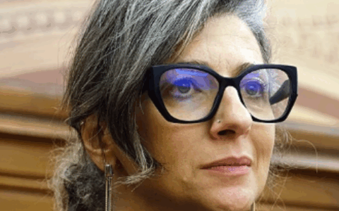 Artisti, musicisti, attori, filosofi: la cultura italiana fa quadrato intorno a Francesca Albanese
