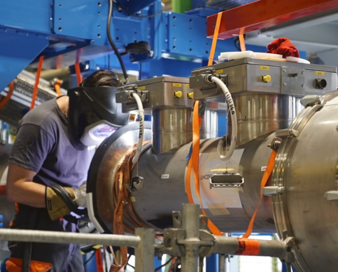 Cern: osservata per la prima volta asimmetria tra materia e antimateria. Passo avanti nella comprensione dell’universo